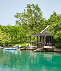 12-lagoon-cottages-carousel-3