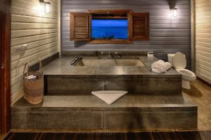 Pagua Bay Suite Bath Tub
