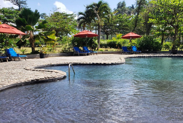 rosaliebay-pool