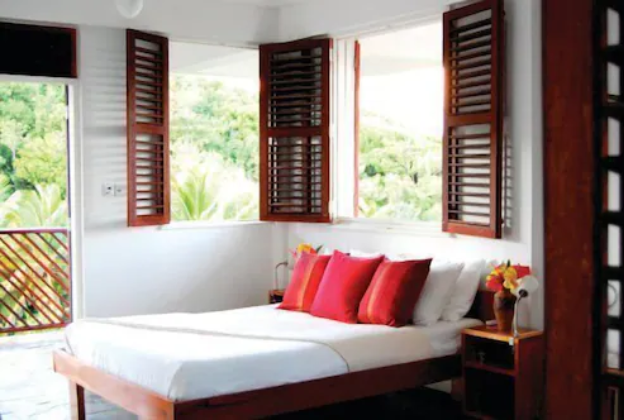 calibishie-cove-bedroom