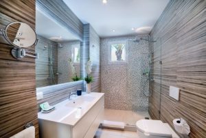 tracadero beach resort bathroom