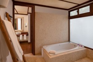 zoetry agua bathroom